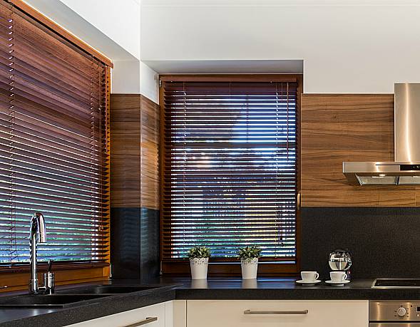 Window Blinds Installer